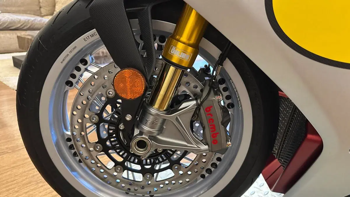 MV Agusta Superveloce 800 Ago (2021 - 23)  (8)