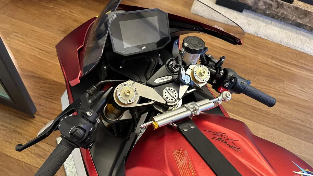 MV Agusta Superveloce 800 Ago (2021 - 23)  (10)