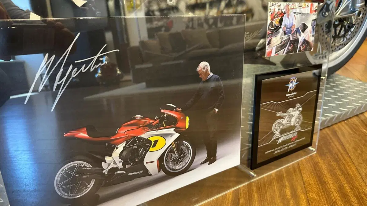MV Agusta Superveloce 800 Ago (2021 - 23)  (12)