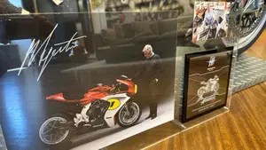MV Agusta Superveloce 800 Ago (2021 - 23)  (12)
