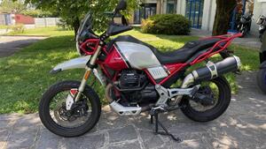 Moto Guzzi V85 TT Evocative Graphics (2019 - 20) 