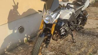 Yamaha FZ8 (2010 - 12) usata