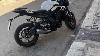 Triumph Street Triple 765 R (2023 - 25) usata