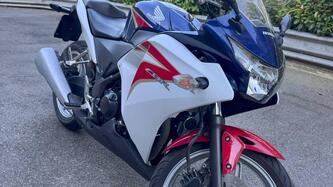 Honda CBR 250 R (2010 - 14) usata