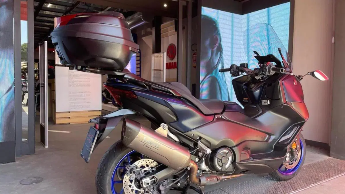 Yamaha T-Max 560 (2022 - 24)  (2)