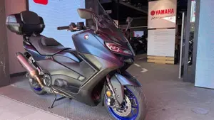 Yamaha T-Max 560 (2022 - 24)  (3)