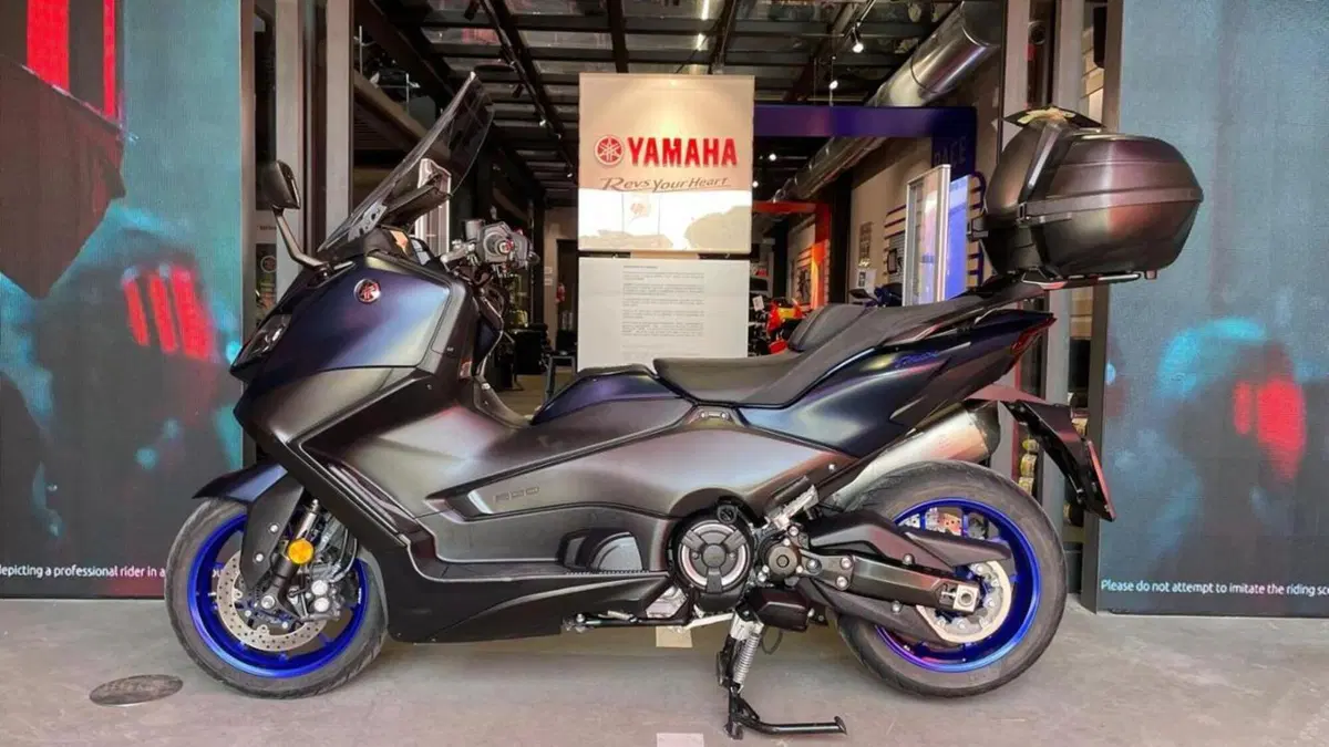 Yamaha T-Max 560 (2022 - 24)  (4)