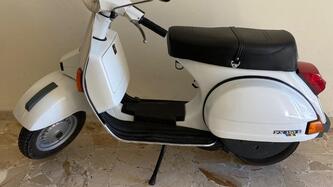 Piaggio PX 150 E ARCOBALENO  epoca
