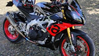 Aprilia Tuono V4 Factory (2019 - 20) usata