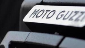 Moto Guzzi V85 TT Evocative Graphics (2021 - 23) 