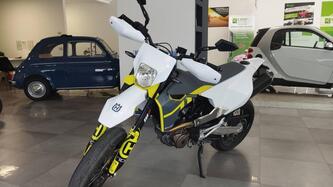 Husqvarna 701 Supermoto (2022) usata