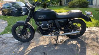 Moto Guzzi V7 II Stone (2015 - 17) usata