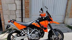 KTM 950 Supermoto (2005) 