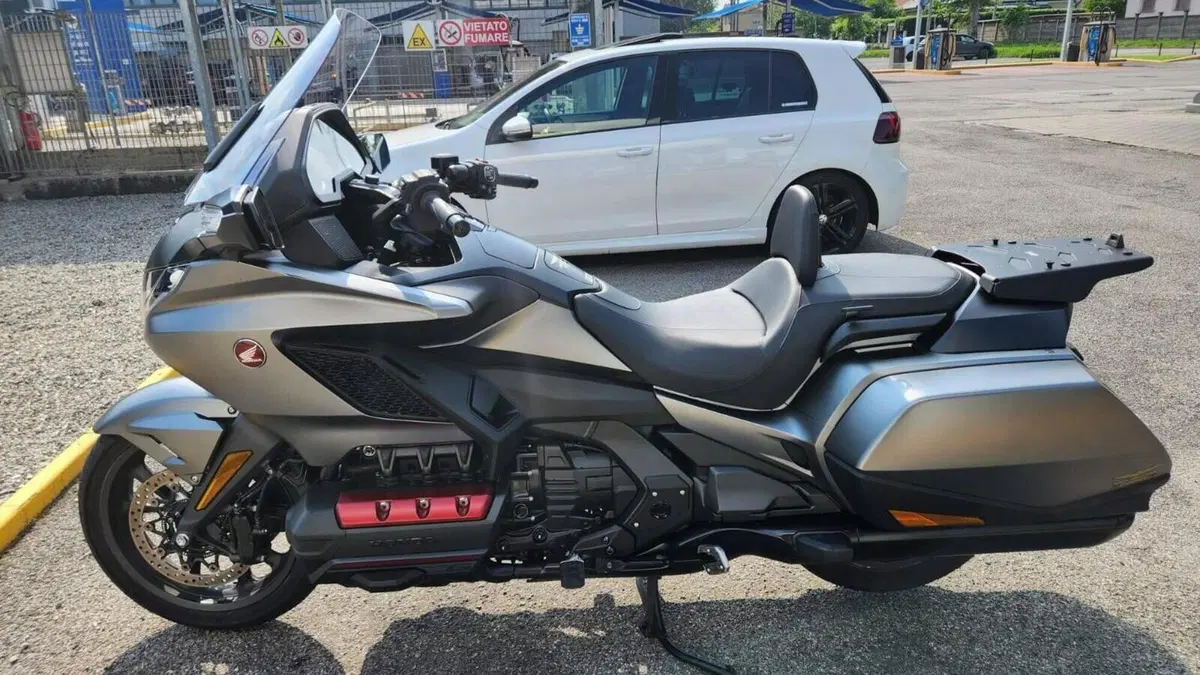 Honda GL 1800 Gold Wing Tour DCT & Airbag (2022 - 24) 