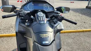 Honda GL 1800 Gold Wing Tour DCT & Airbag (2022 - 24)  (3)