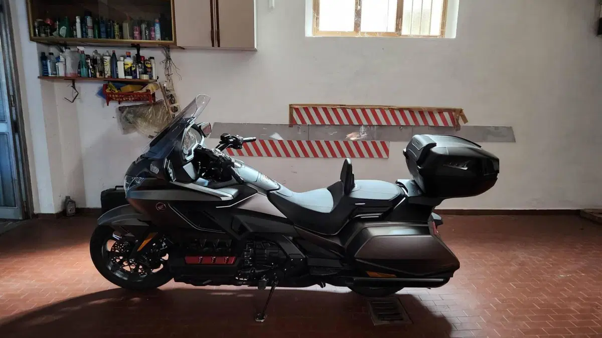 Honda GL 1800 Gold Wing Tour DCT & Airbag (2022 - 24)  (18)