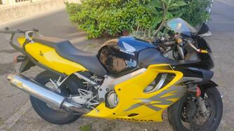 Honda CBR 600 F (1999 - 00) usata
