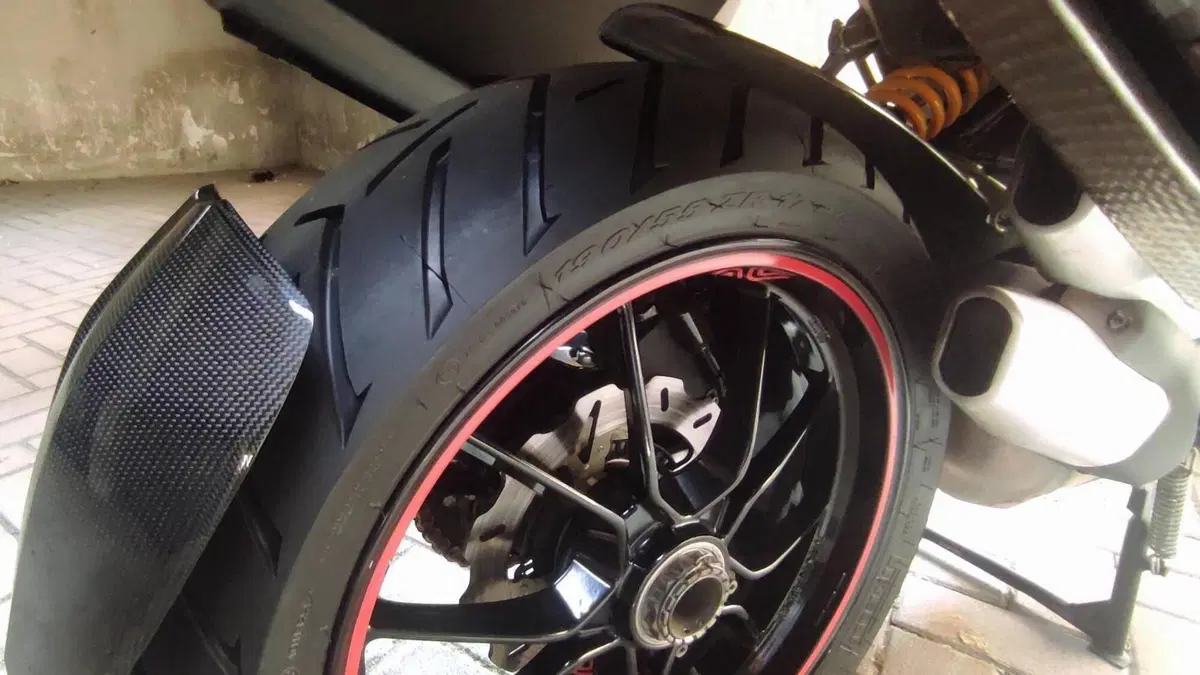 Ducati Multistrada 1200 S Sport (2010 - 12)  (6)