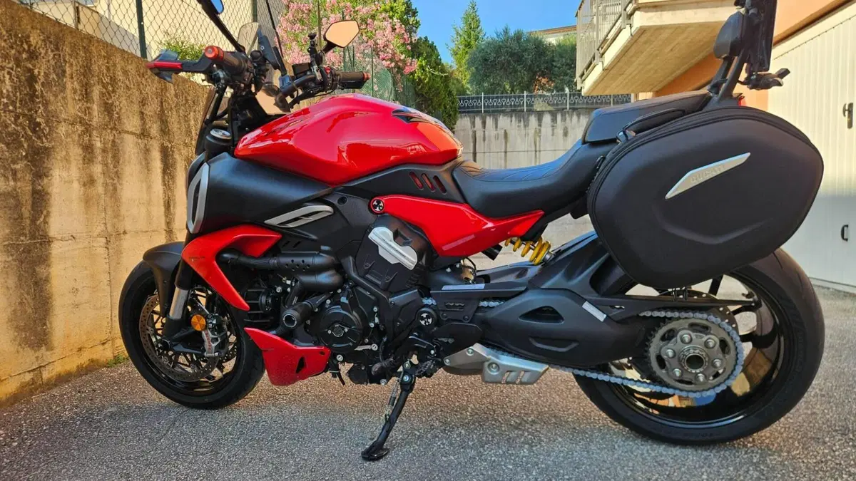 Ducati Diavel V4 (2023 - 26)  (2)
