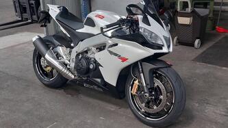 Aprilia RSV4 Factory (2009 - 12) usata