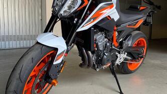 KTM 890 Duke R (2021) usata
