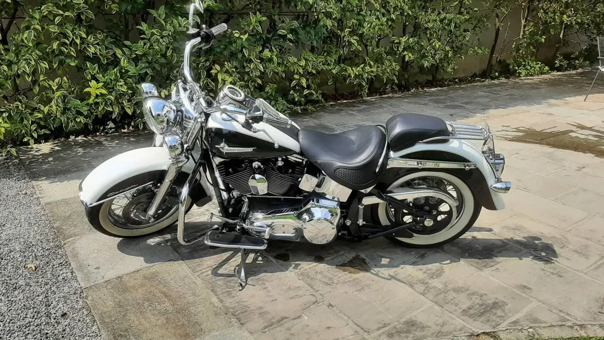 Harley-Davidson 1450 Deluxe (2005 - 06) - FLSTNI 