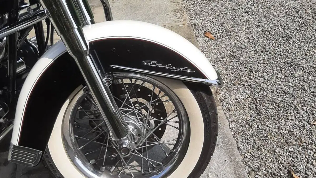 Harley-Davidson 1450 Deluxe (2005 - 06) - FLSTNI  (4)