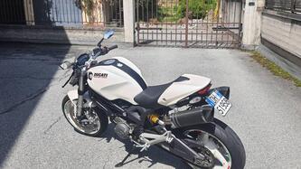 Ducati Monster 696 Plus (2007 - 14) usata