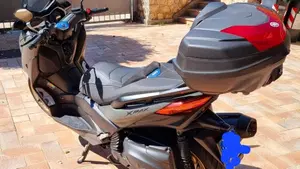 Yamaha X-Max 400 Tech Max (2020)  (4)