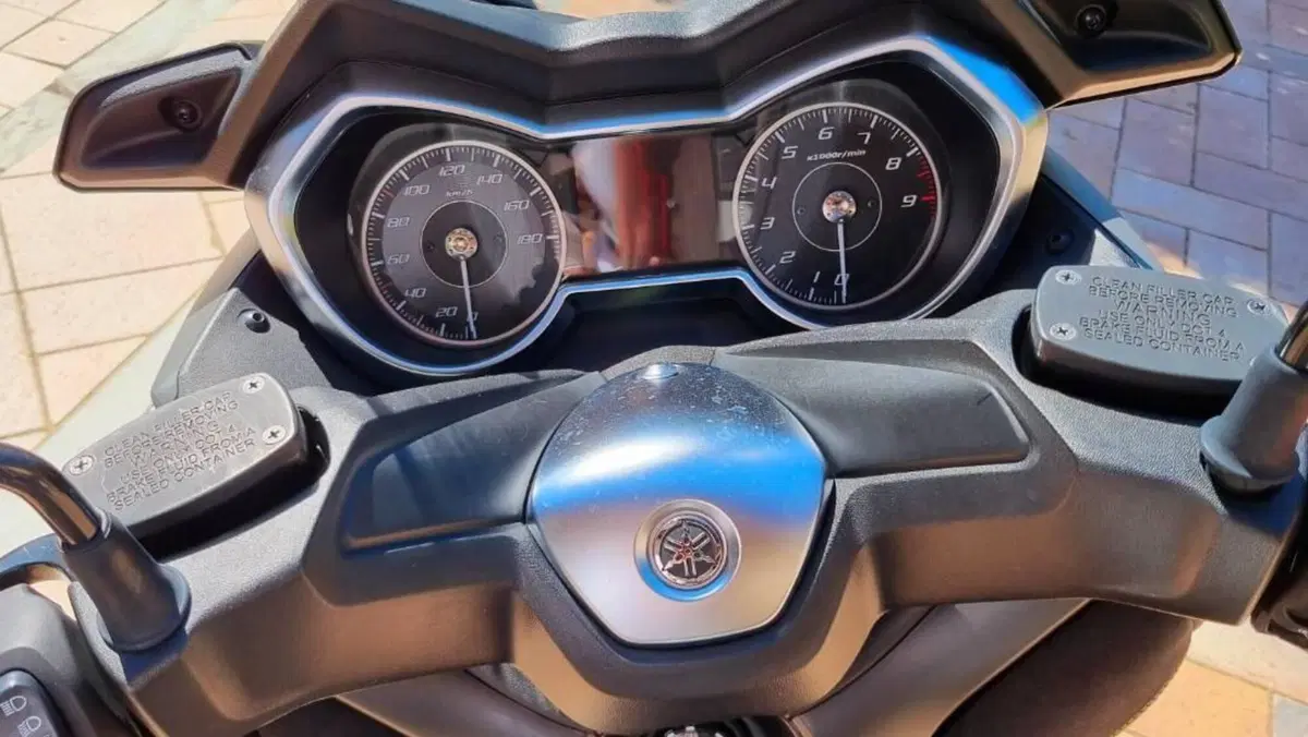Yamaha X-Max 400 Tech Max (2020)  (7)