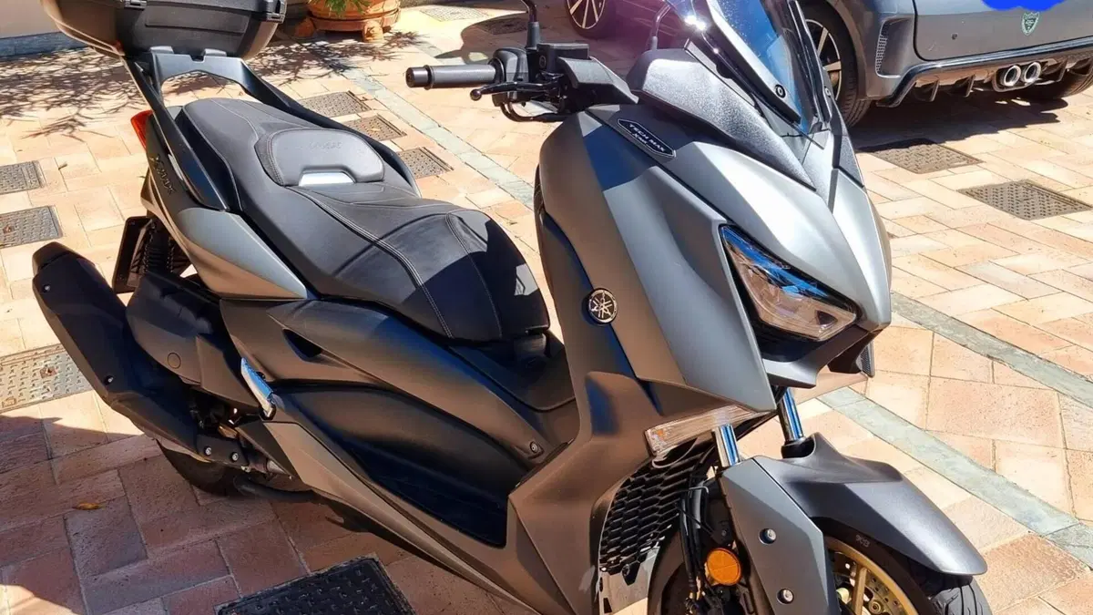 Yamaha X-Max 400 Tech Max (2020)  (10)