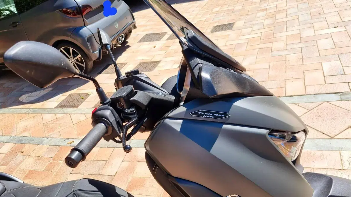 Yamaha X-Max 400 Tech Max (2020)  (19)