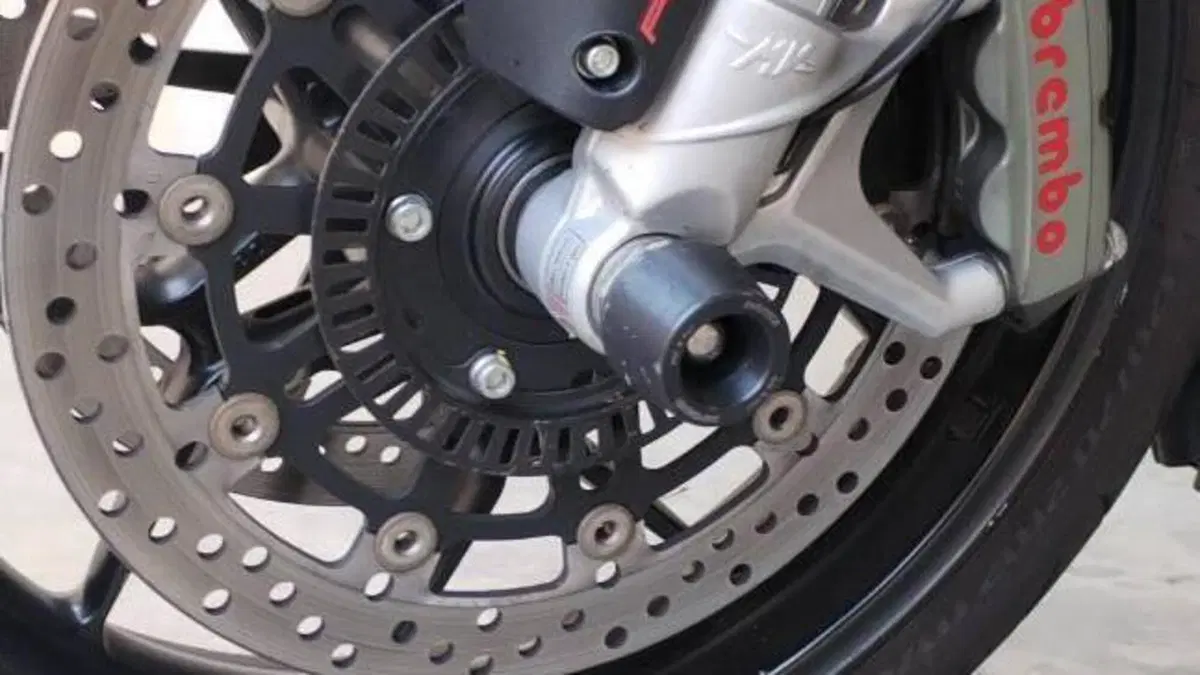 MV Agusta F3 800 EAS ABS (2013 - 17)  (2)