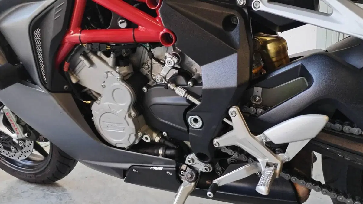 MV Agusta F3 800 EAS ABS (2013 - 17)  (3)