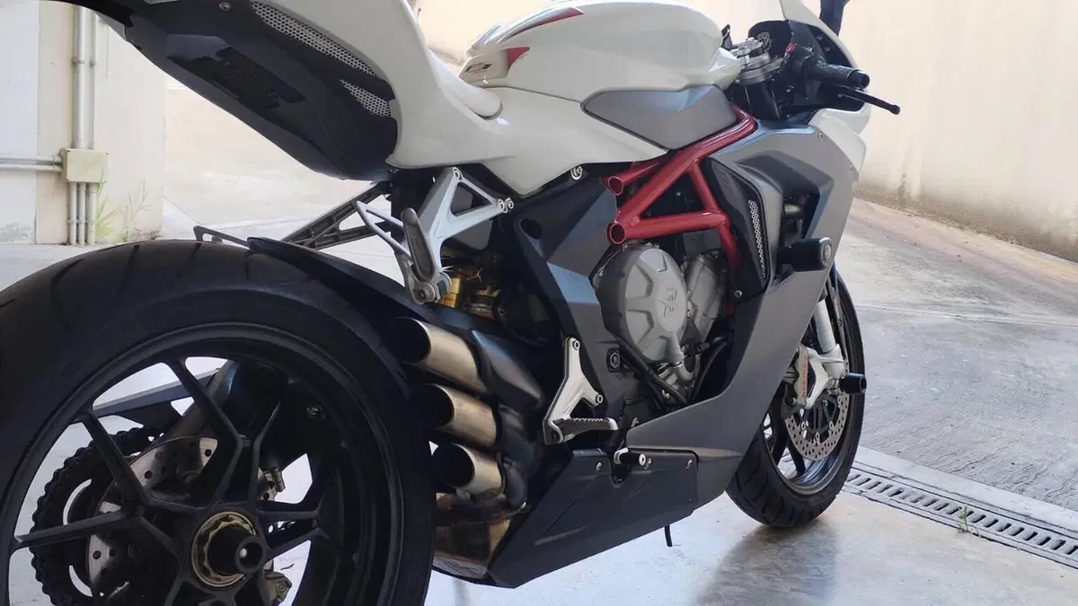MV Agusta F3 800 EAS ABS (2013 - 17)  (6)