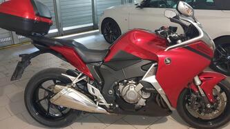 Honda VFR 1200 F DCT ABS (2010 - 16) usata