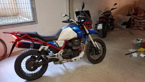 Moto Guzzi V85 TT Evocative Graphics (2021 - 23) 