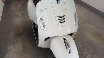 Vespa GTS 300 Super (2017 - 18) usata