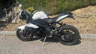 Triumph Speed Triple 1050 (2011 - 13) usata