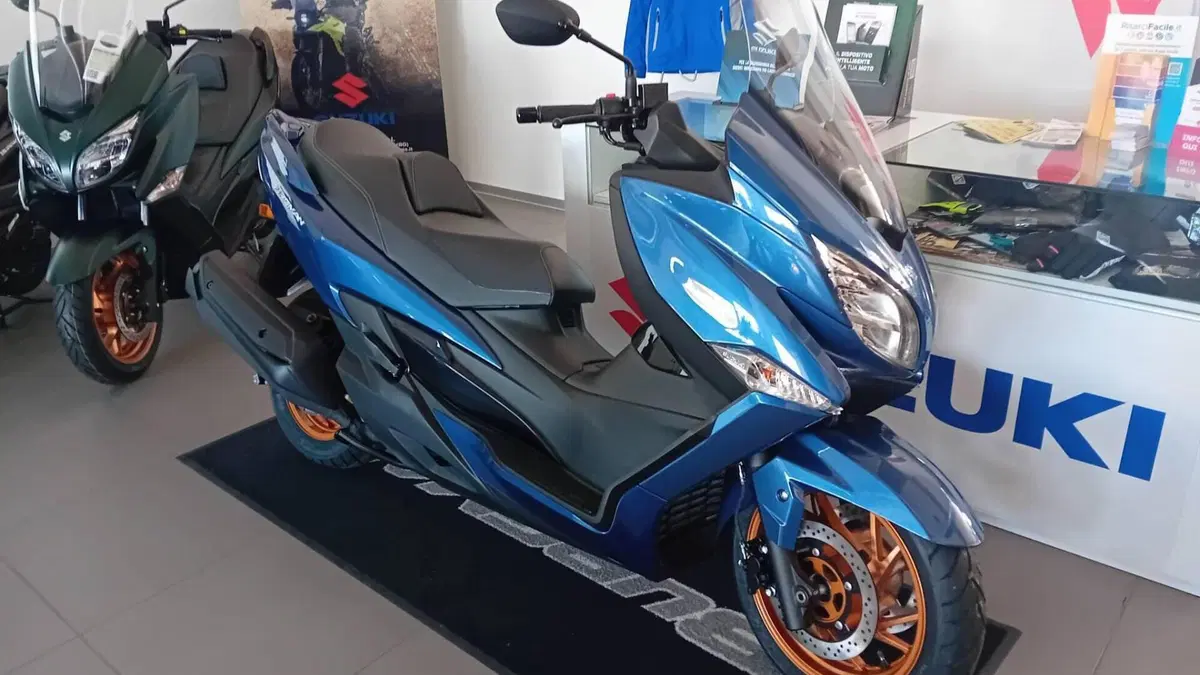 Suzuki Burgman 400 (2025 - 26)  (2)