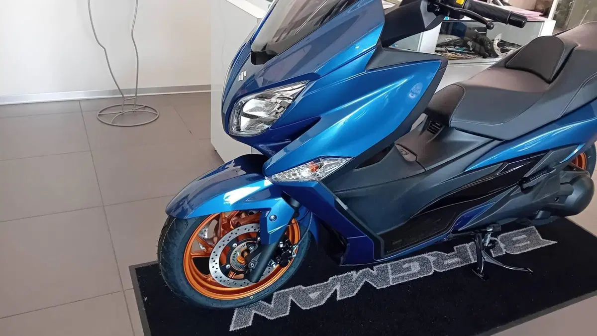 Suzuki Burgman 400 (2025 - 26)  (5)
