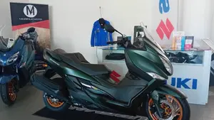 Suzuki Burgman 400 (2025 - 26)  (6)