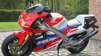 Honda RVF 750-RC 45