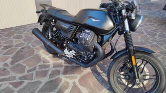 Moto Guzzi V7 III Stone (2017 - 20)