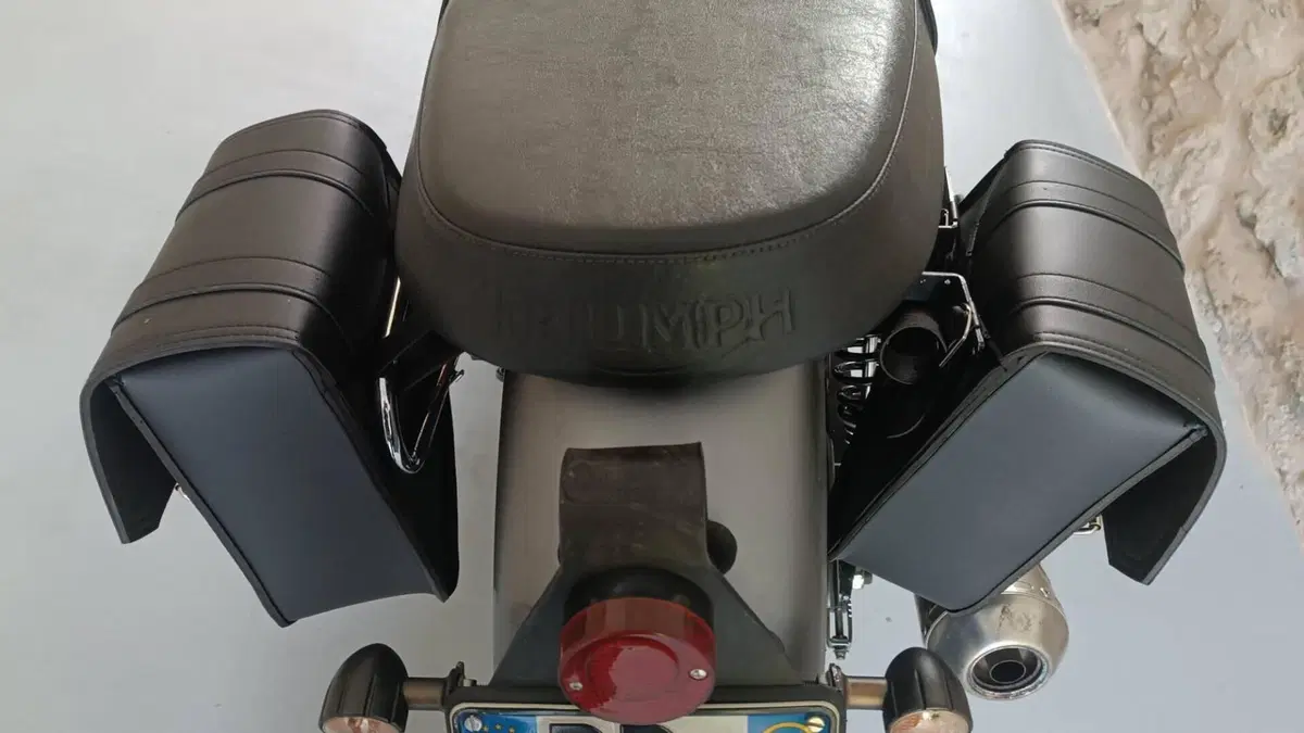 Triumph Scrambler (2006 - 17)  (5)