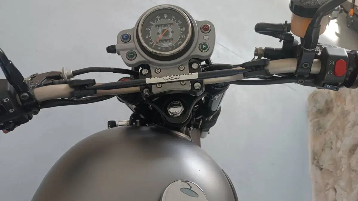 Triumph Scrambler (2006 - 17)  (6)