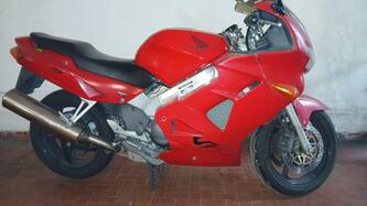 Honda VFR 800 (1998 - 01) usata