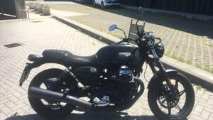 Moto Guzzi V7 Stone (2021 - 24) 