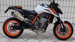 KTM 890 Duke R (2021) 