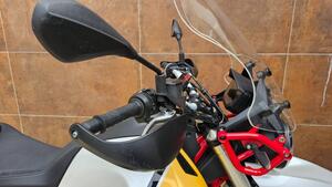 Moto Guzzi V85 TT Evocative Graphics (2019 - 20) 